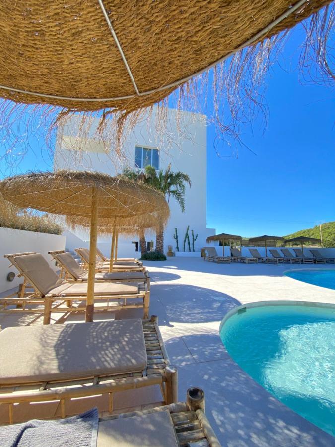 The Olive Boutique Suites & Spa Кала Лонга Екстериор снимка