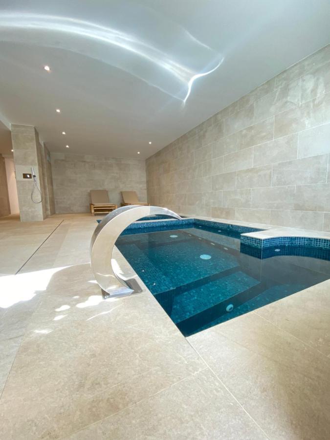 The Olive Boutique Suites & Spa Кала Лонга Екстериор снимка